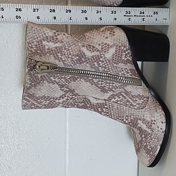 Dolce Vita Snake Embossed Genuine Leather Silver Inner Zipper Samie Boot 8.5 - Picture 6 of 14